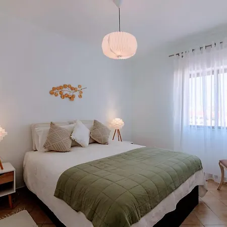 Апартаменты 1 Bed With Pool In