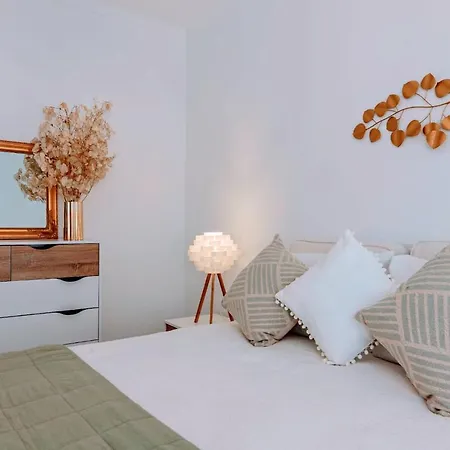 1 Bed With Pool In Apartamento *