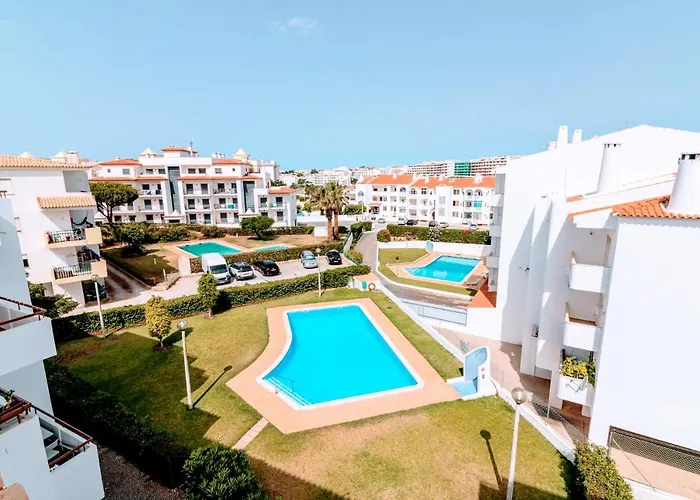 1 Bed With Pool In Albufeira