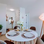 Διαμέρισμα 1 Bed With Pool In